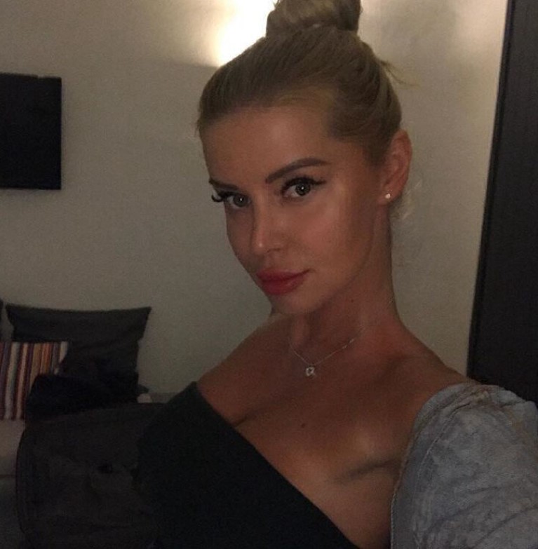 RUZICA(38)ŽELIM UPOZNAVANJE I SUSRET:JAVITE MI SE!