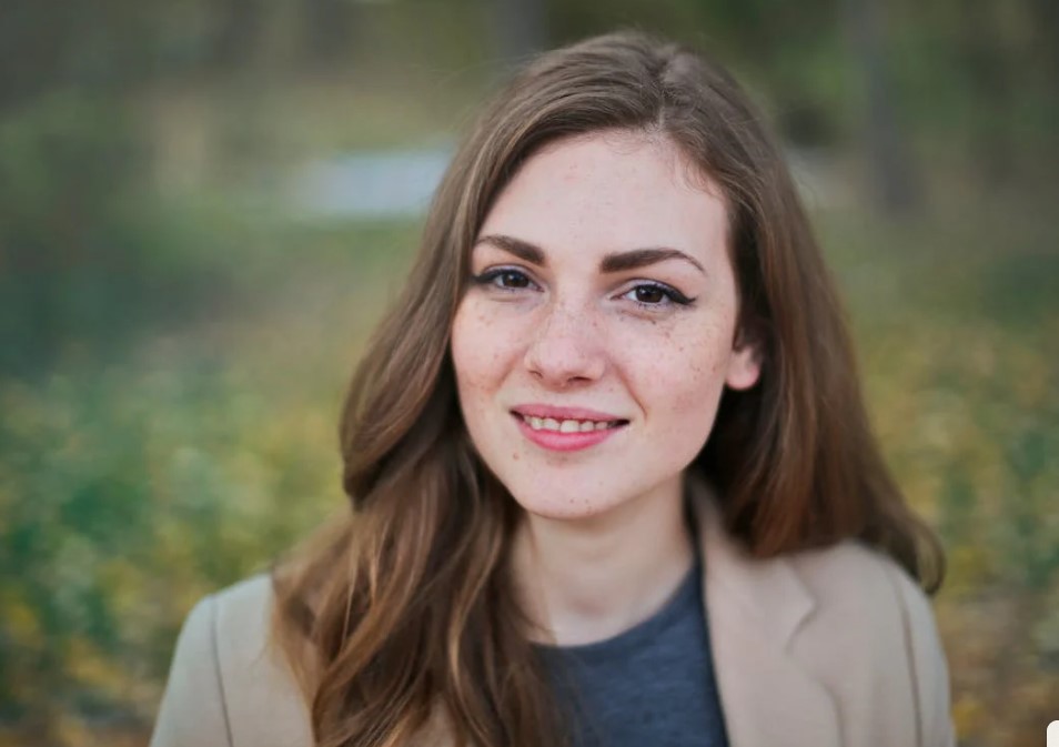 BERINA(38)”TRAŽIM DRUŽENJE I LJUBAV JAVITE MI SE”
