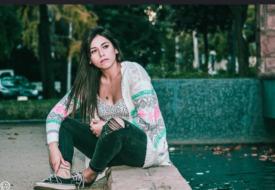AMELA(38)”ŽELIM PRONAĆI PRIJATELJSTVO I DRUŽENJE JAVITE SE”