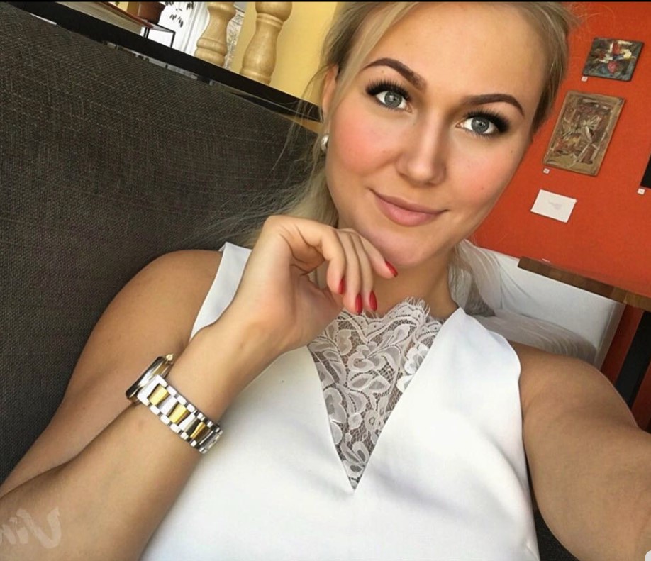 ANELA(33)”ŽELIM PRONAĆI PRIJATELJSTVO I LJUBAV JAVITE MI SE”