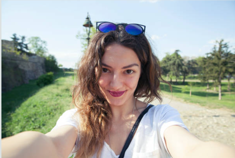 ZVEZDANA”VOLILA BI SE UPOZNATI I RAZMENITI SLIKE DODAJTE ME NA FACEBOOK”