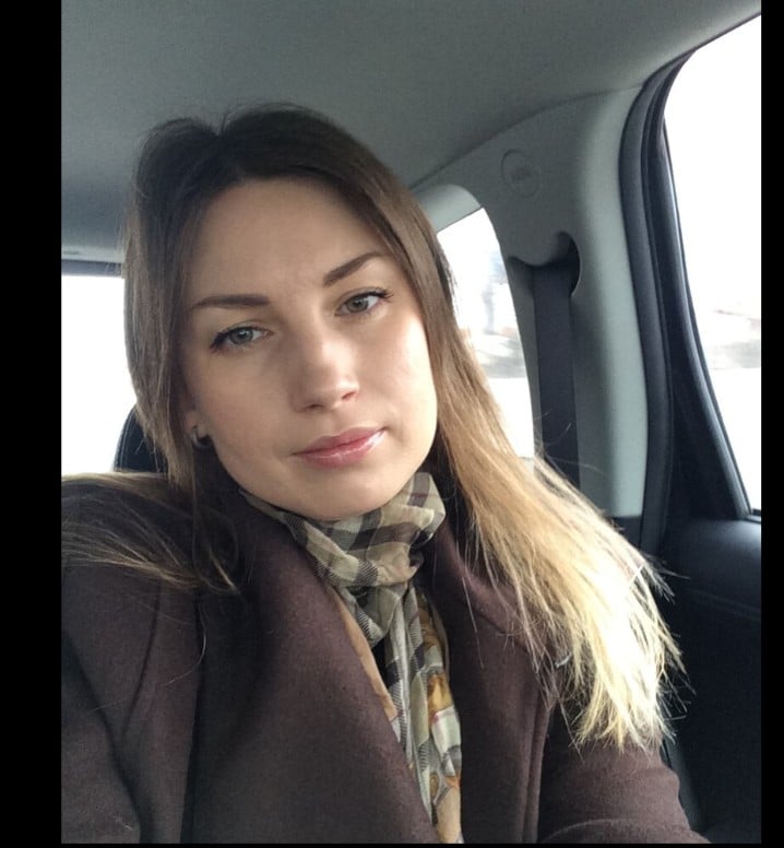 IME MI JE MILICA I RODJENA SAM U GRADU ALI SAM SE UDALA NA SELO I POBEGLA BILO MI JE GROZNO A NAJGORI JE BIO SVEKAR
