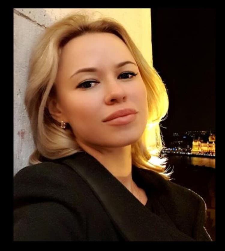 MLADA UDOVICA TAMARA”ŽELIM RAZMJENU SLIKA I DRUŽENJE DODAJTE ME NA FACEBOOK”
