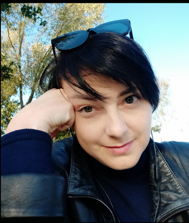 ZOVEM SE ENA IMAM 36 GODINA I JA SAM ROMKINJA AKO TI NE SMETA JAVI MI SE ZA DRUZENJE