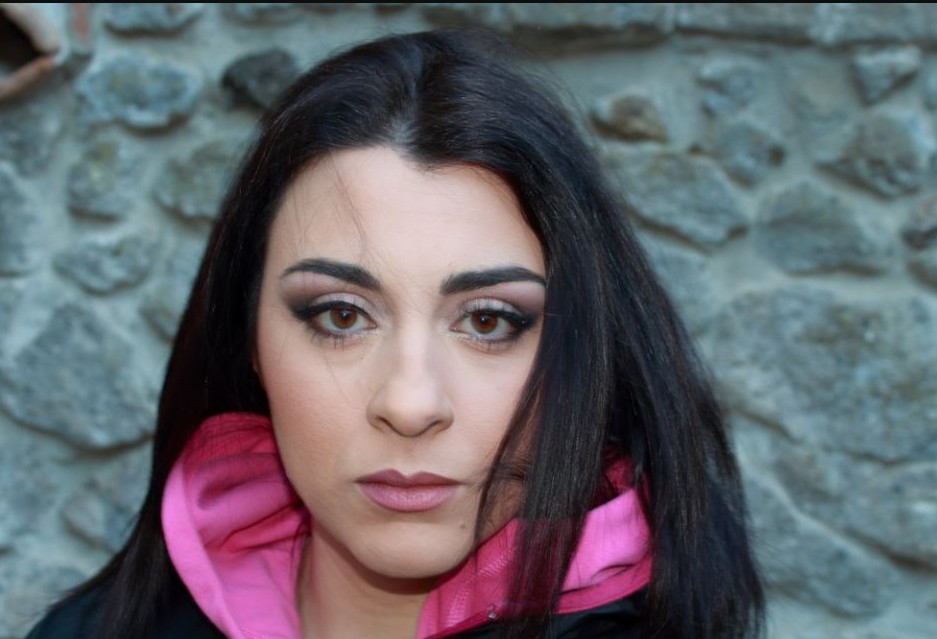 DNK test je otkrio porodičnu tajnu: Devojka saznala da joj je stric biološki otac – otac koji ju je odgajio je slomljen